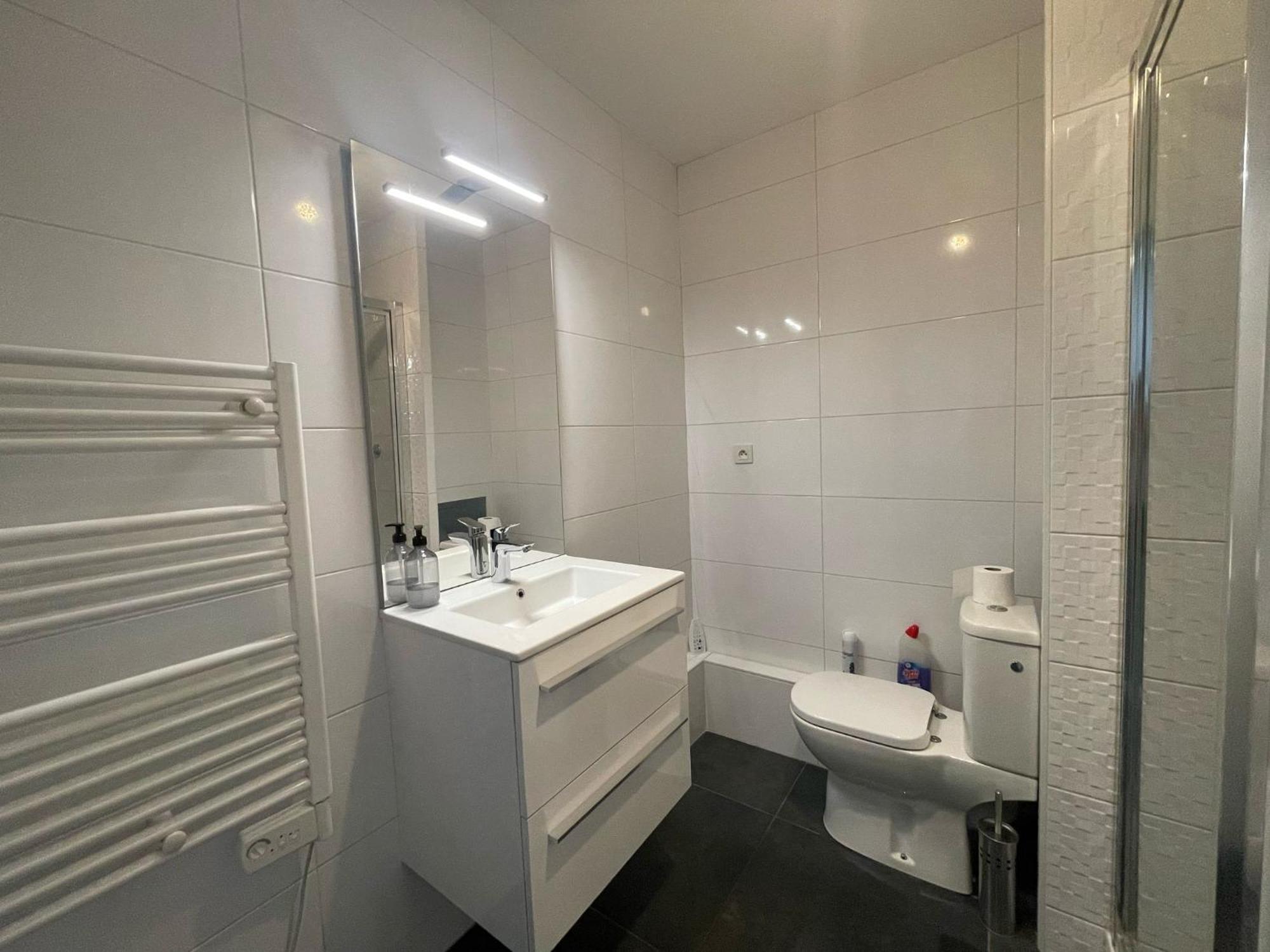 City & Cosy, Lyon Charcot- Wifi - Lave Linge - Balcon - Parking Eksteriør bilde